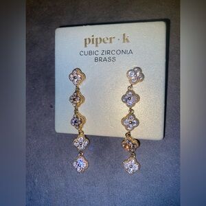 BNWT Piper-K Gold Cubic Zirconia Floral Link Drop Earrings